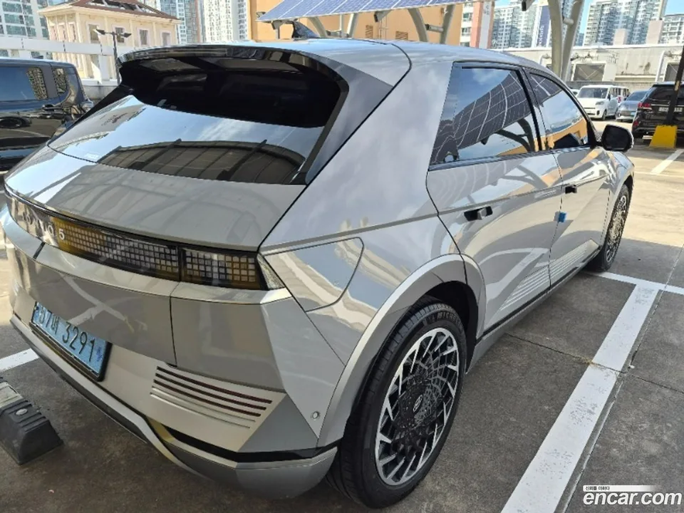 Hyundai Ioniq 5 2023 — миниатюра 3