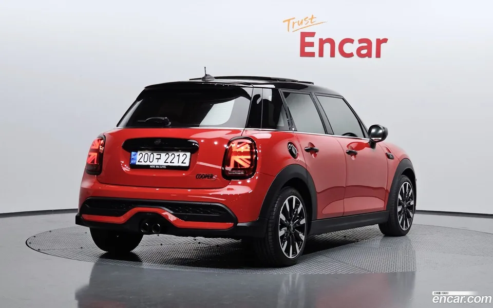 MINI Cooper S 5 2022 — миниатюра 2