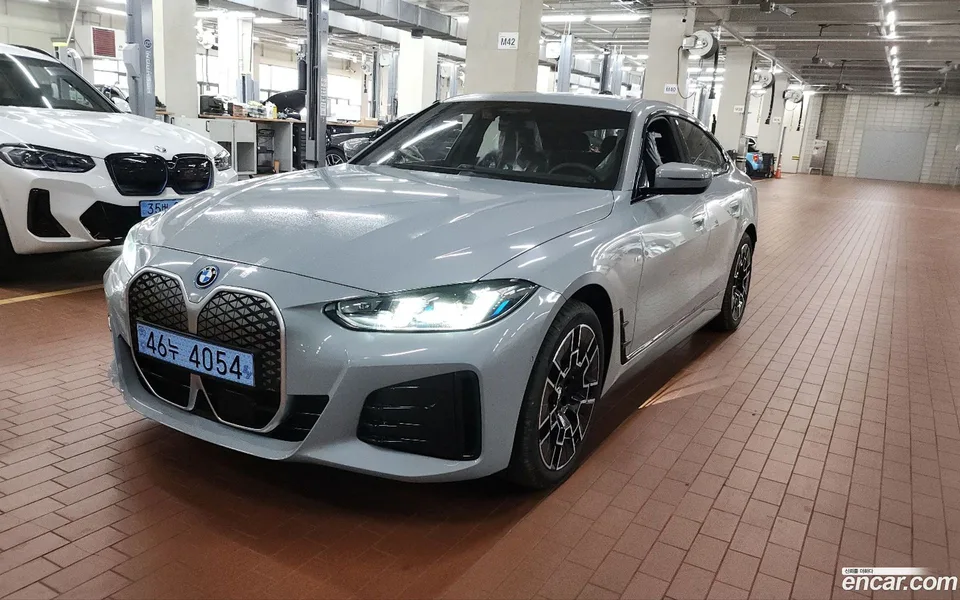 BMW i4 eDrive40 M 2026 — фото 1, купить с доставкой в Москву