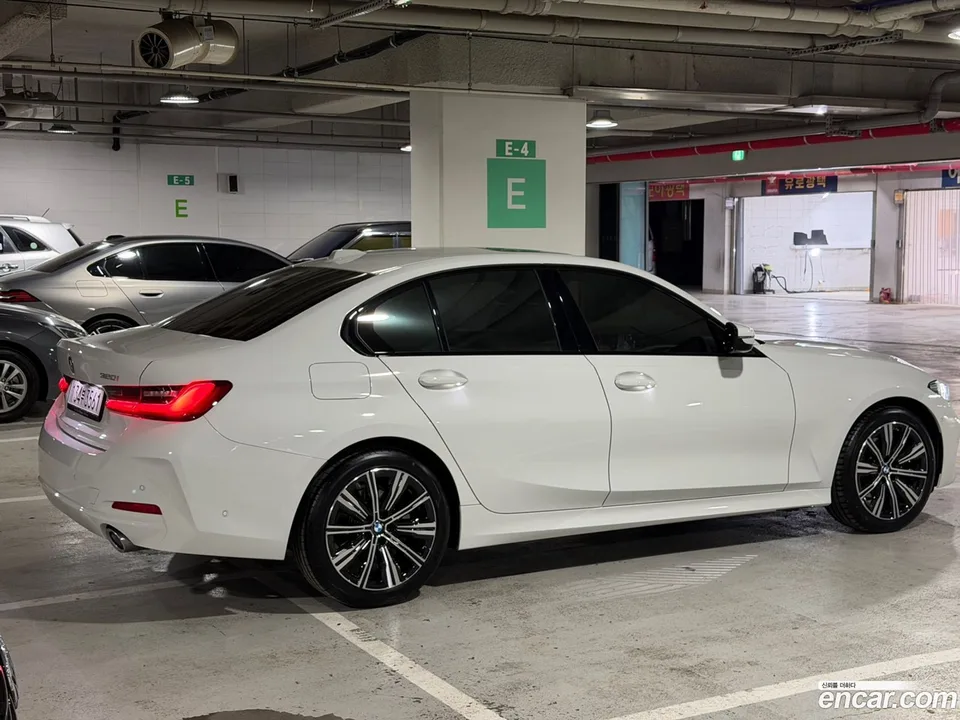 BMW 3 Series 320i 2025 — миниатюра 2