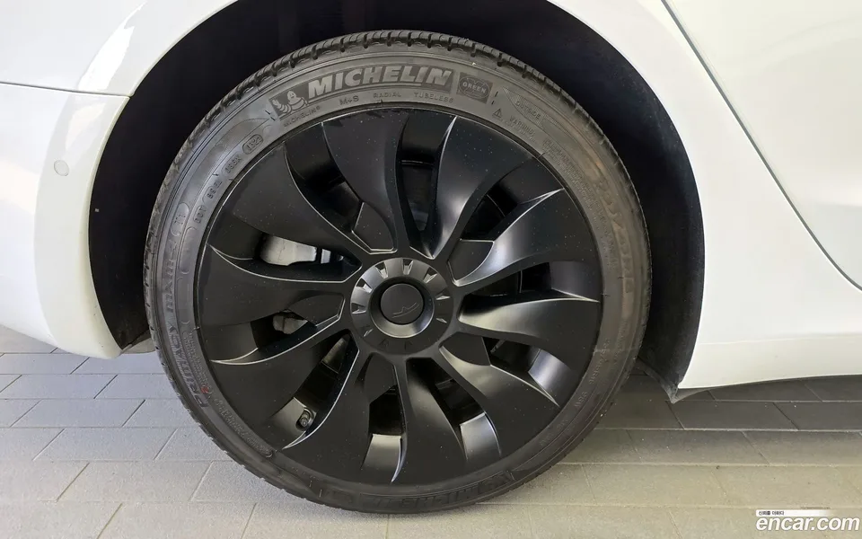 Tesla Model 3 AWD 2022 — миниатюра 5
