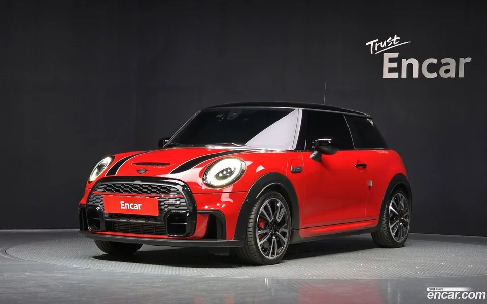 MINI Cooper S JCW 2023 — фото 1, купить с доставкой в Москву