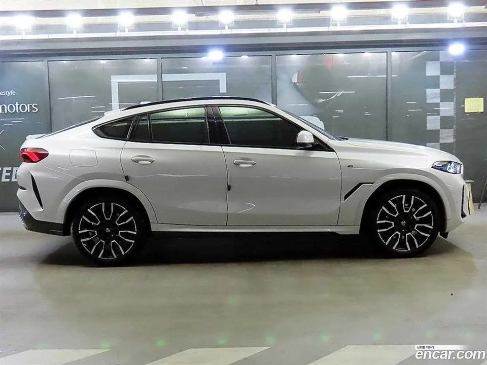BMW X6 xDrive40i M 2023 — миниатюра 3