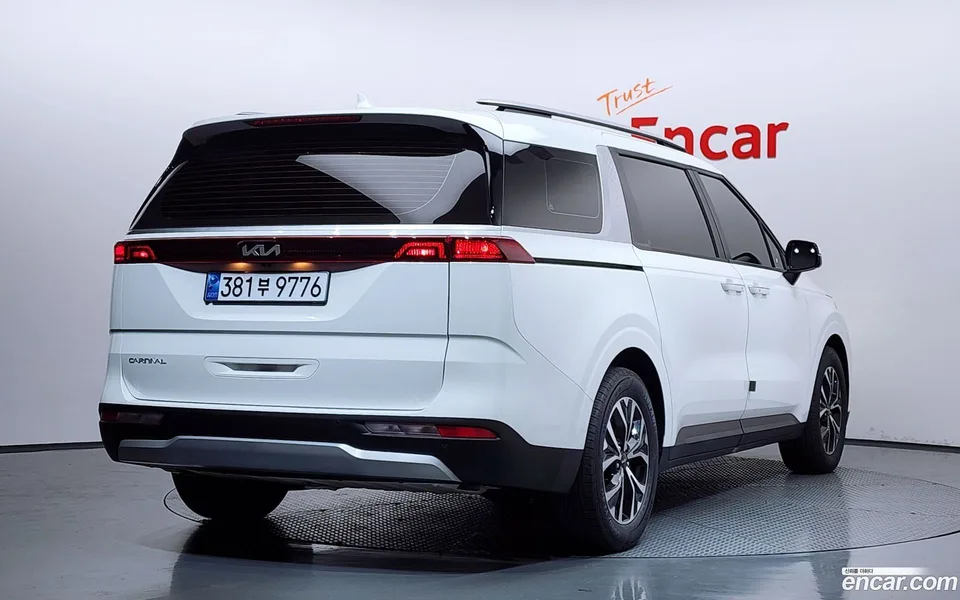 Kia Carnival 9 2023 — миниатюра 2