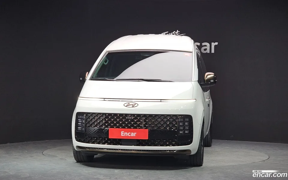 Hyundai Staria 4WD 9 2023 — миниатюра 3