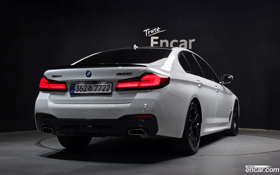 BMW 5 Series 520i M 2023 — миниатюра 2