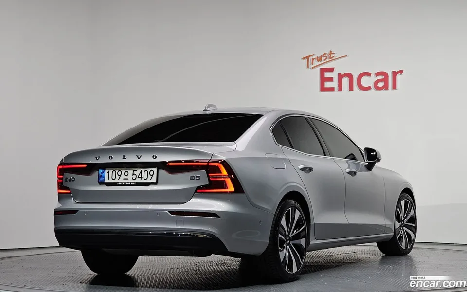 Volvo S60 B5 2023 — миниатюра 2