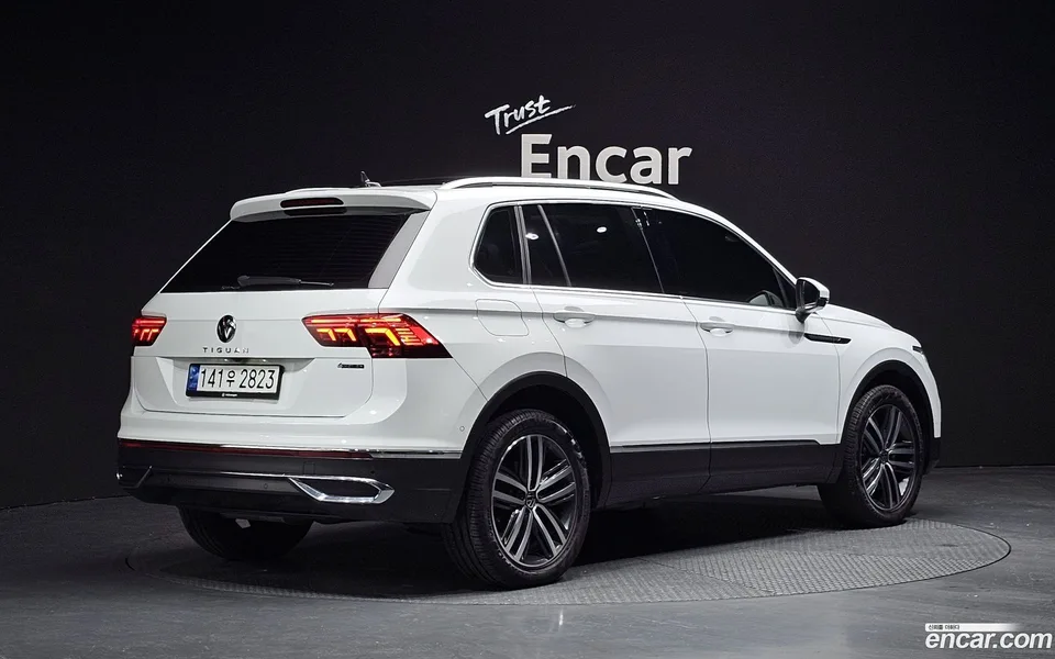 Volkswagen Tiguan 2.0 TDI 4 2023 — миниатюра 2