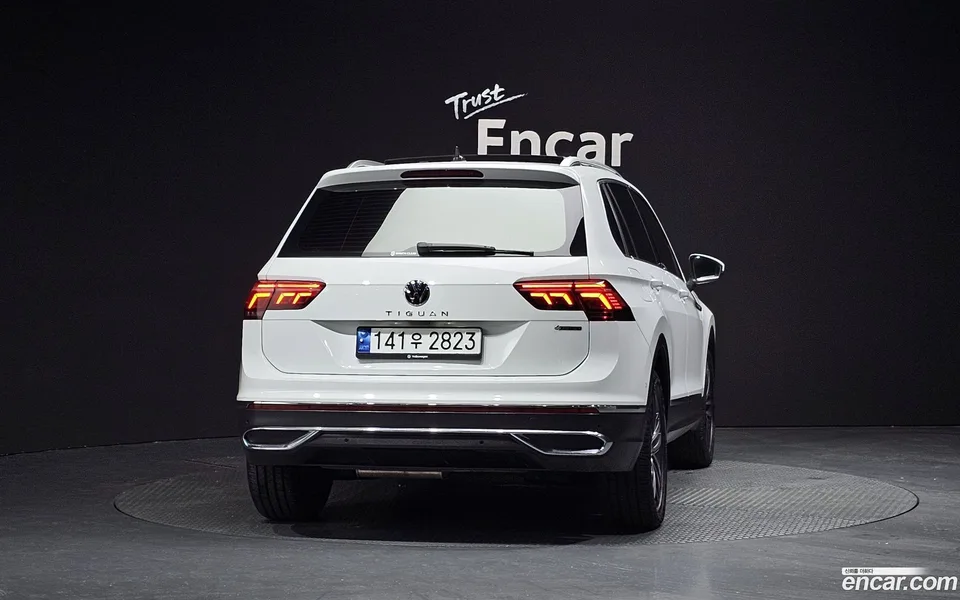 Volkswagen Tiguan 2.0 TDI 4 2023 — миниатюра 4