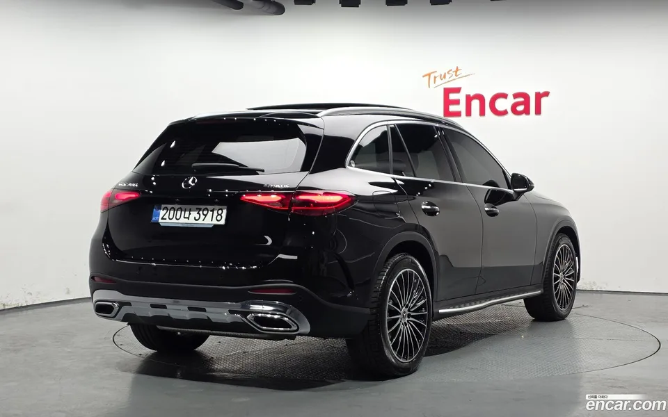 Mercedes-Benz GLC-Class GLC300 4MATIC AMG Line 2025 — миниатюра 2