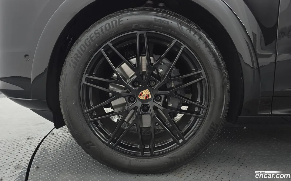 Porsche Cayenne 3.0 2025 — миниатюра 5