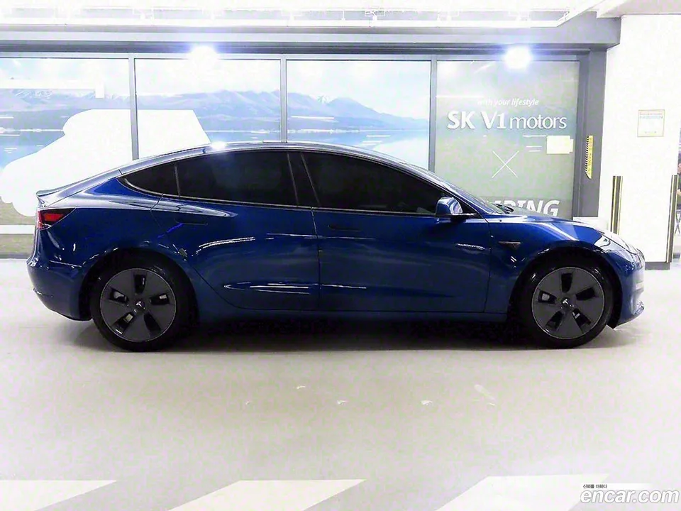 Tesla Model 3 AWD 2022 — миниатюра 3