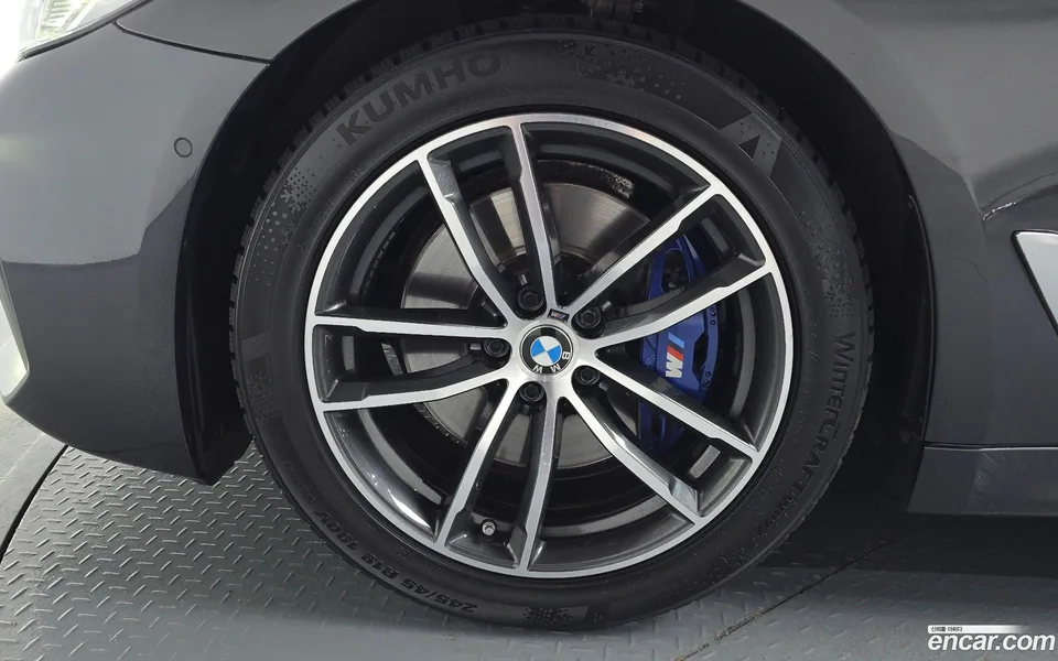BMW 5 Series 520i M 2023 — миниатюра 5
