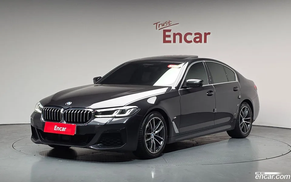 BMW 5 Series 520i M 2023 — фото 1, купить с доставкой в Москву