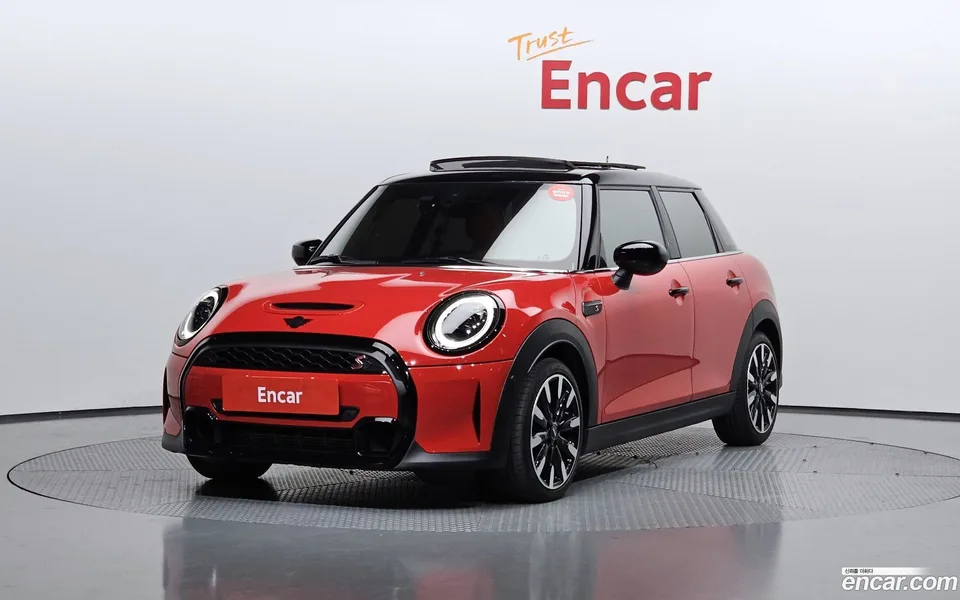 MINI Cooper S 5 2022 — фото 1, купить с доставкой в Москву
