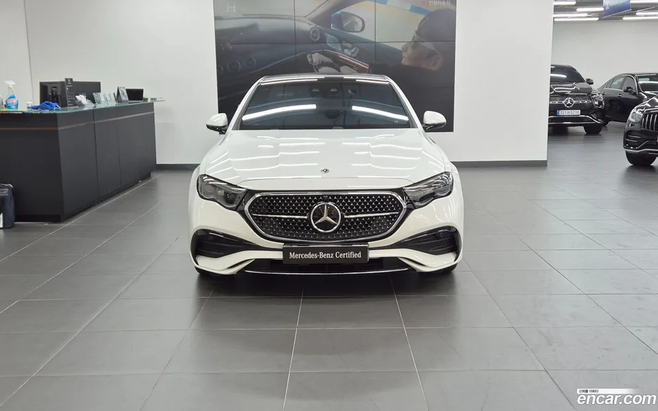 Mercedes-Benz E-Class E300 4MATIC AMG Line 2025 — миниатюра 2