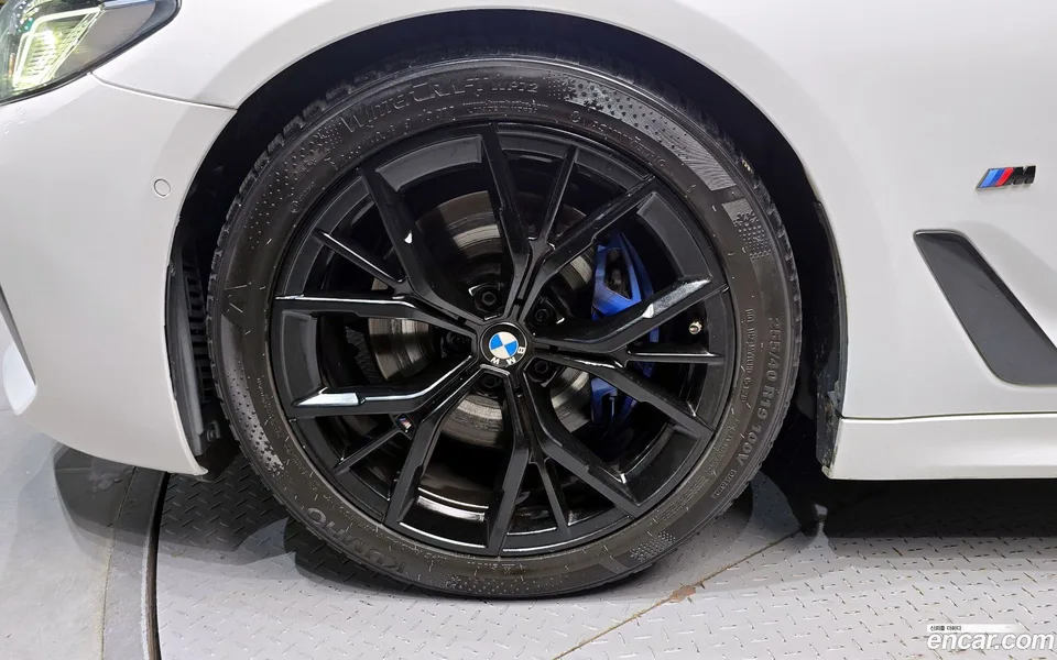 BMW 5 Series 520i M 2023 — миниатюра 5
