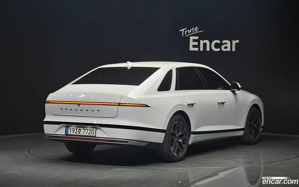 Hyundai Grandeur 2.5 2WD 2022 — миниатюра 2