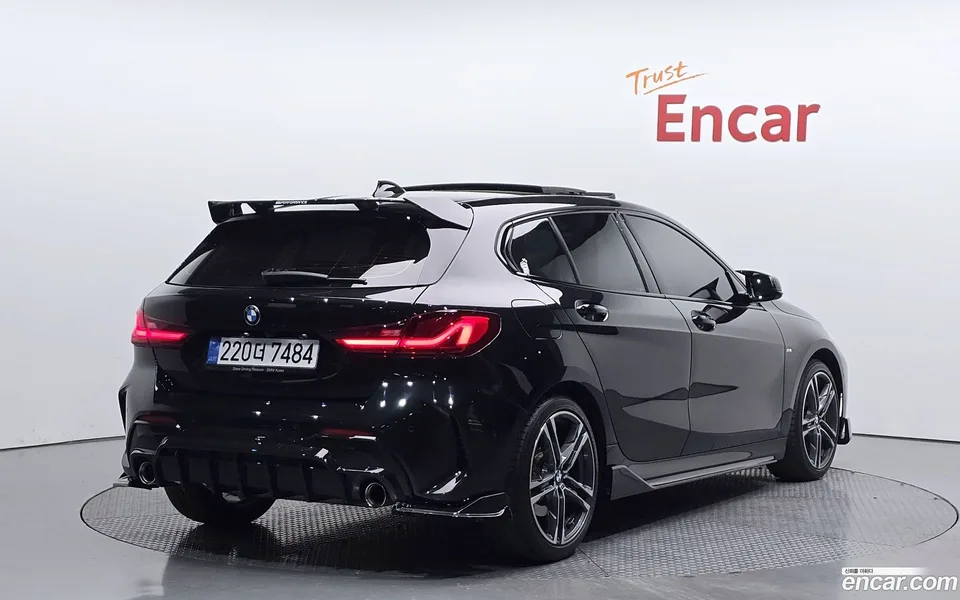BMW 1 Series 120i M 2022 — миниатюра 2