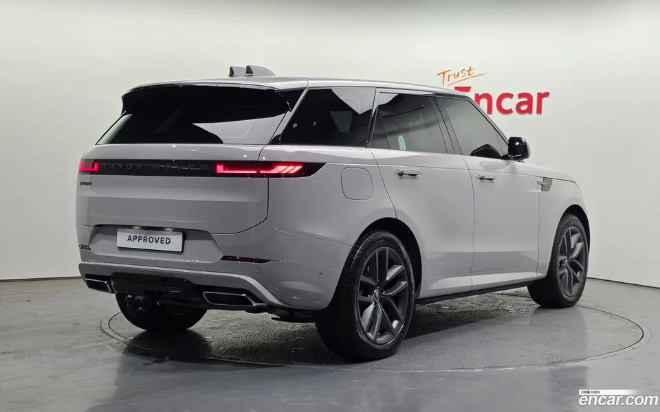 Land Rover Range Rover Sport P550E HSE 2025 — миниатюра 2