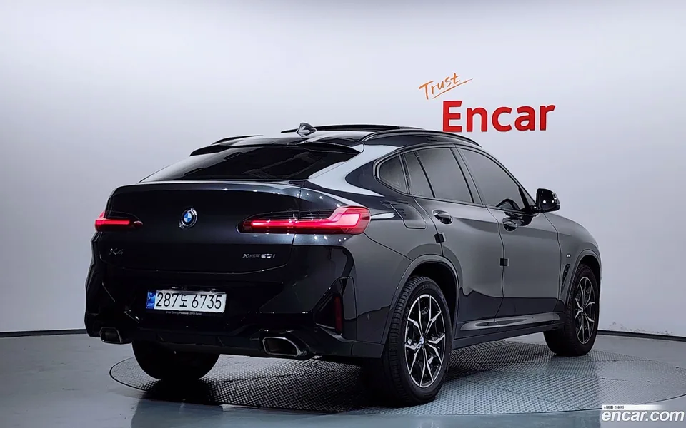 BMW X4 xDrive20i M 2022 — миниатюра 2