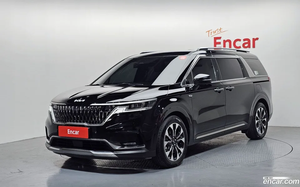 Kia Carnival 7 2023 — фото 1, купить с доставкой в Москву
