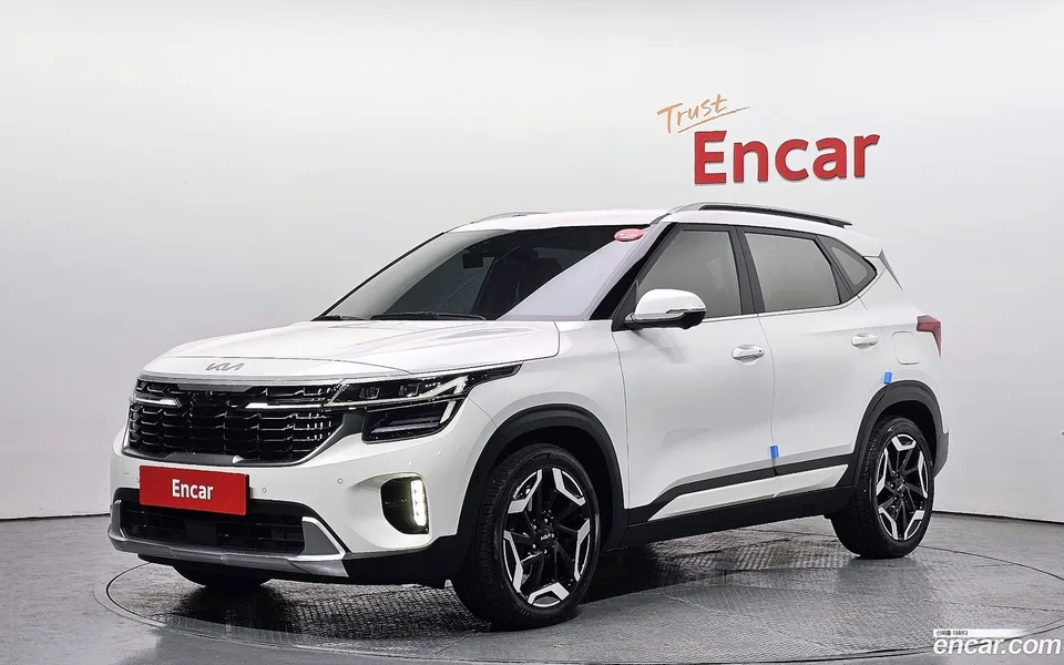 Kia Seltos 2.0 2WD 2023 — фото 1, купить с доставкой в Москву