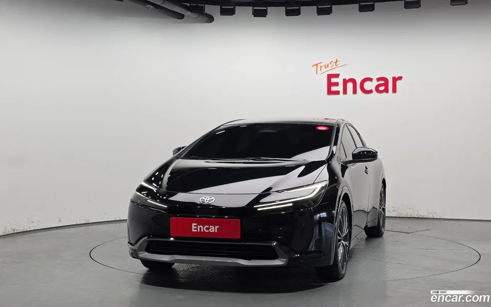 Toyota Prius 2.0 XLE 2024 — миниатюра 3