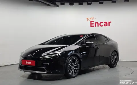 Toyota Prius 2024 купить в Москве
