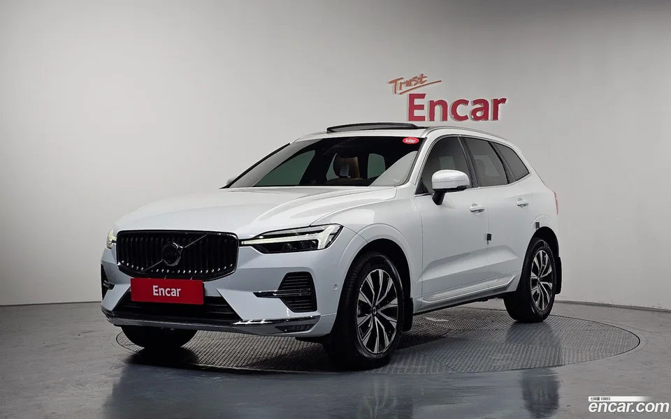 Volvo XC60 B5 2024 — фото 1, купить с доставкой в Москву