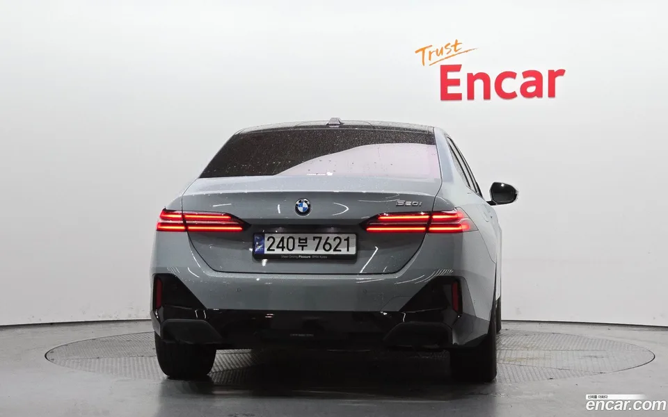 BMW 5 Series 520i M 2024 — миниатюра 4