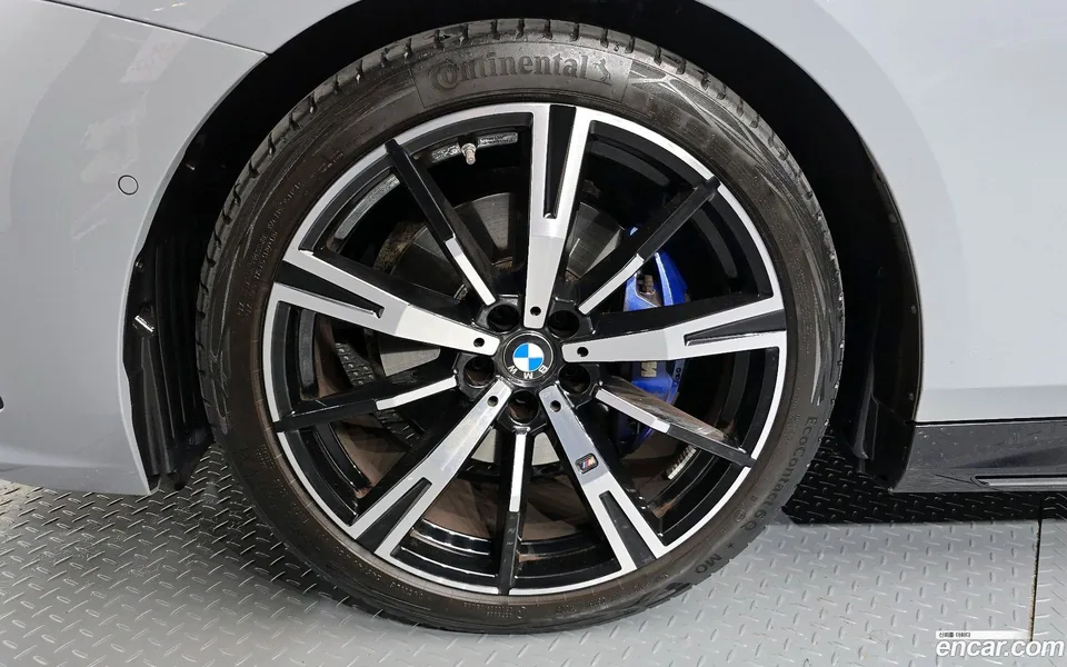 BMW 5 Series 530i xDrive M 2024 — миниатюра 5