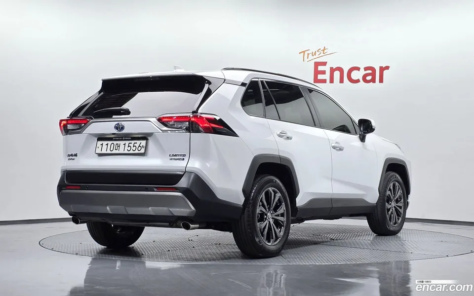 Toyota RAV4 2.5 4WD LTD 2024 — миниатюра 2