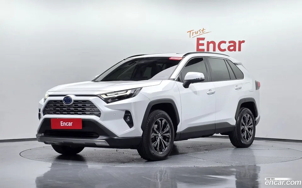 Toyota RAV4 2.5 4WD LTD 2024 — фото 1, купить с доставкой в Москву