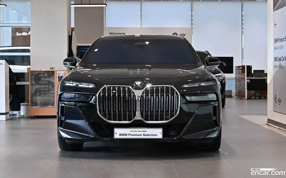BMW 7 Series 740d xDrive M 2025 — миниатюра 3
