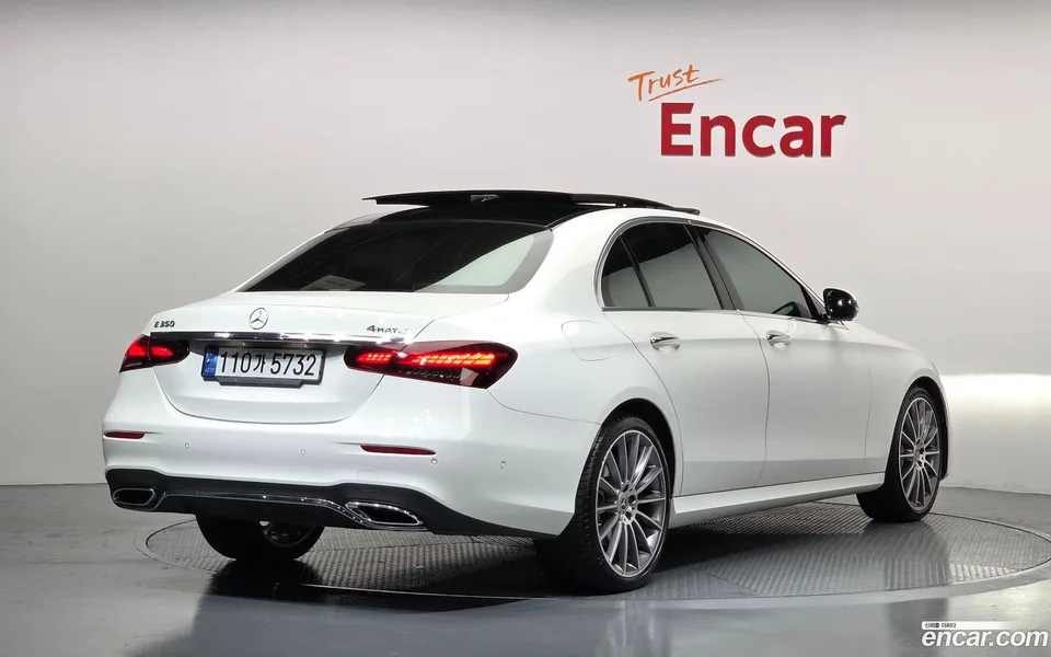 Mercedes-Benz E-Class E350 4MATIC AMG Line 2022 — миниатюра 2
