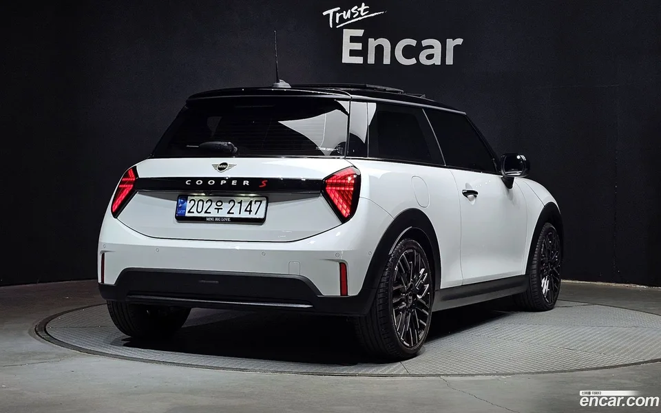 MINI Cooper S 2024 — миниатюра 2