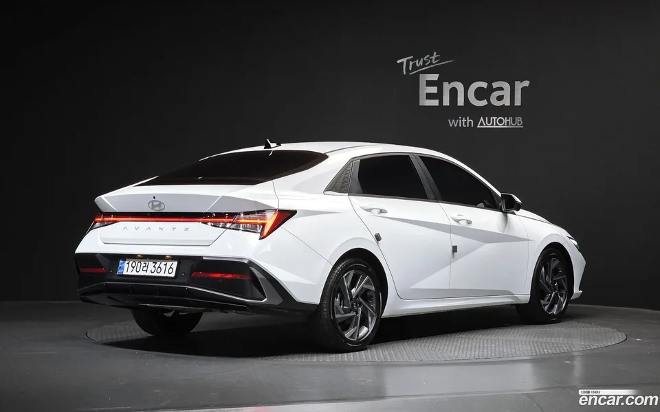 Hyundai Avante CN7 1.6 2024 — миниатюра 2