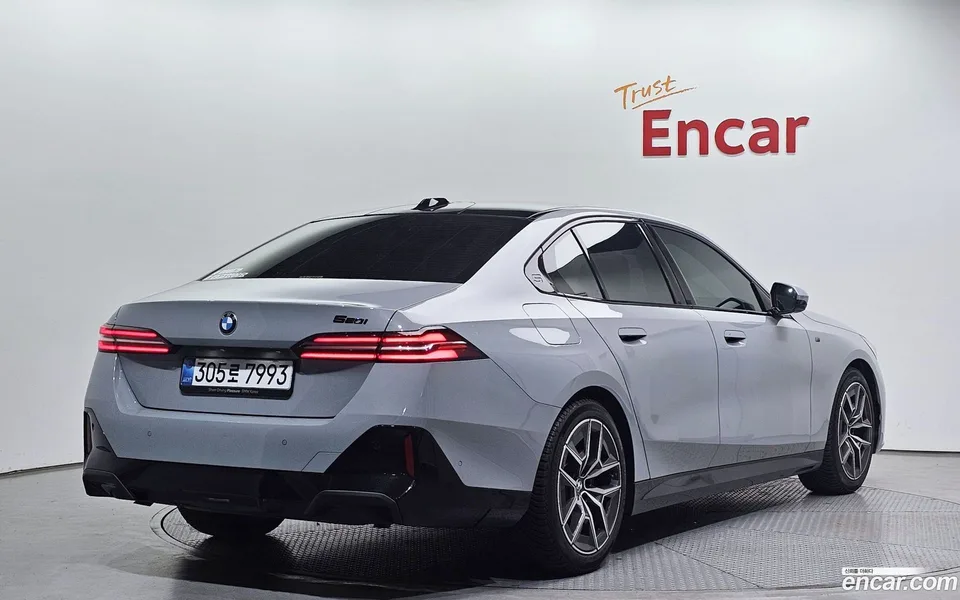 BMW 5 Series 520i M 2025 — миниатюра 2