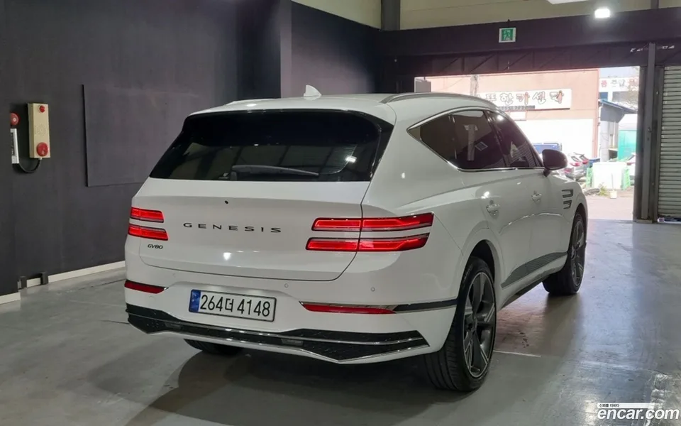 Genesis GV80 2.5T 2WD 2024 — миниатюра 2