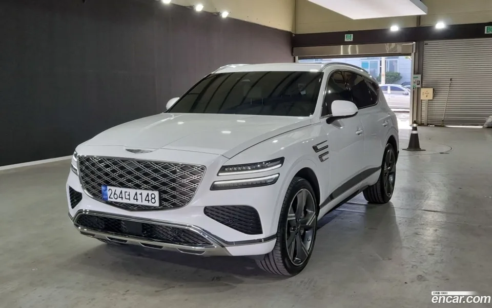 Genesis GV80 2.5T 2WD 2024 — фото 1, купить с доставкой в Москву