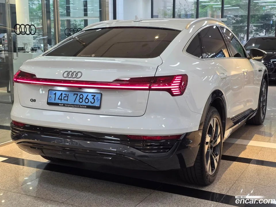 Audi Q8 e-tron 55 2024 — миниатюра 2