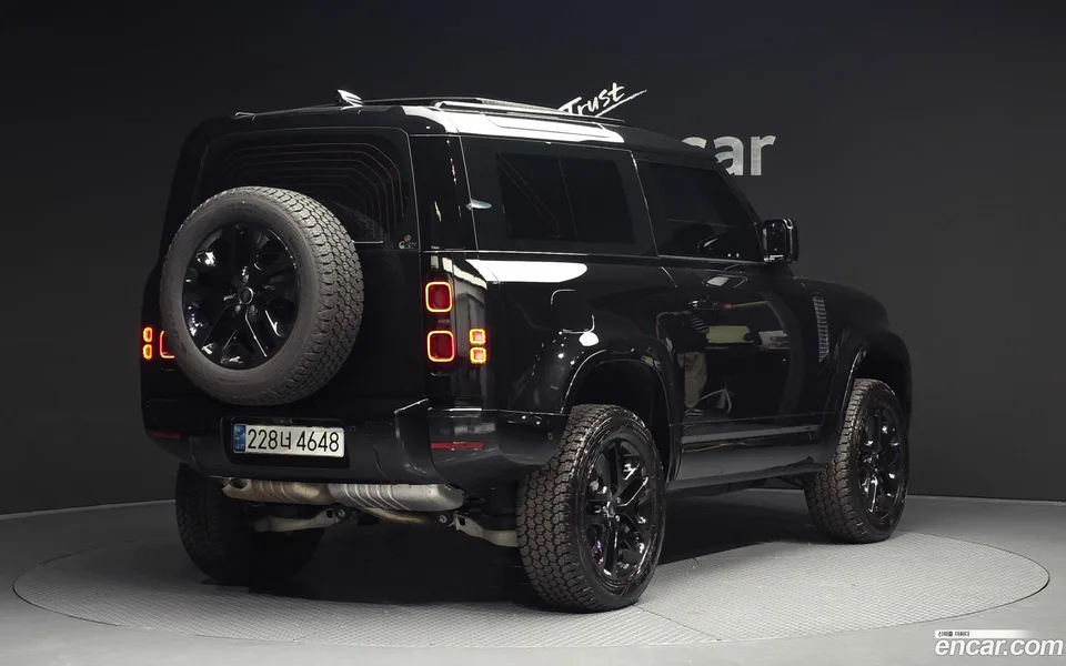 Land Rover Defender 90 D250 XS 2024 — миниатюра 2