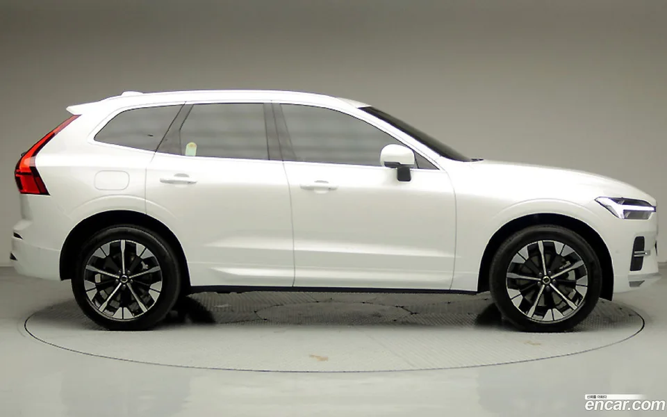 Volvo XC60 B5 2026 — миниатюра 2
