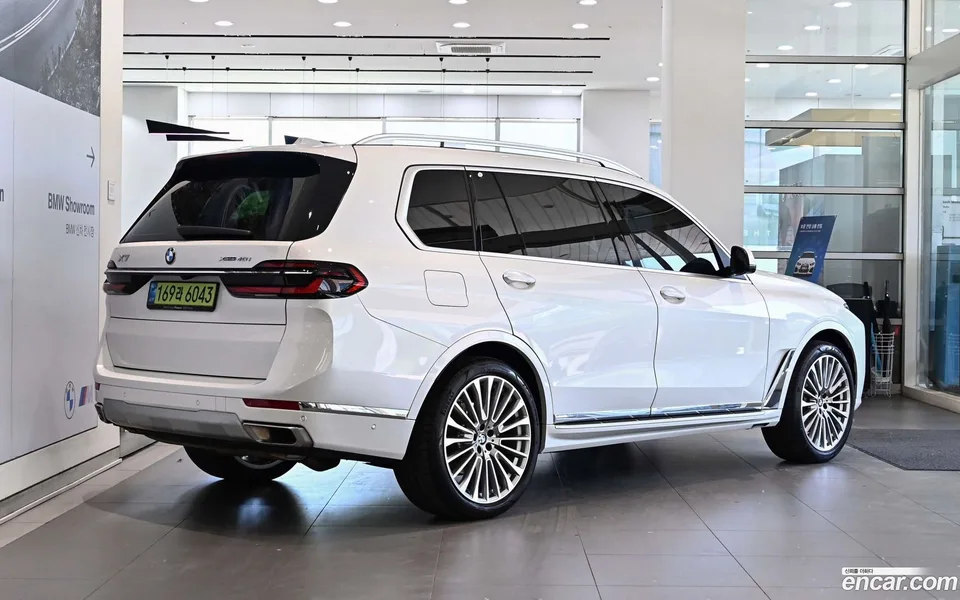 BMW X7 xDrive 40i 7 2025 — миниатюра 2