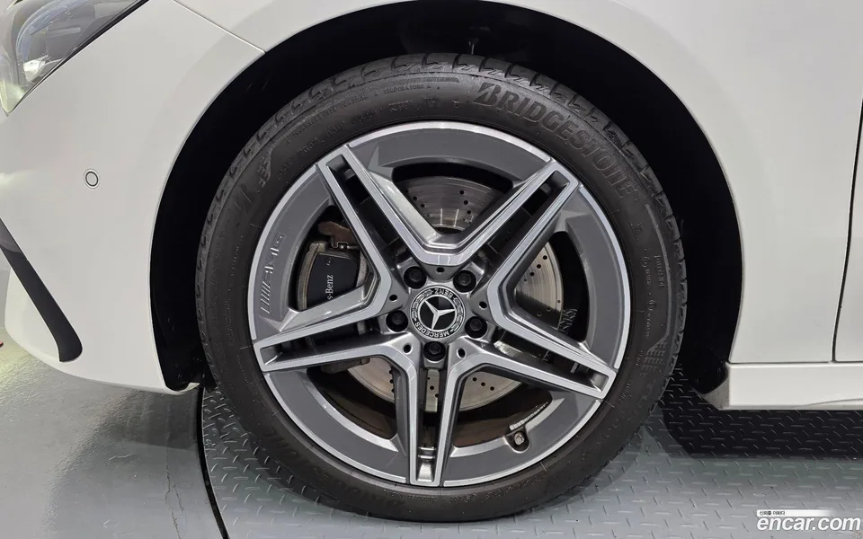 Mercedes-Benz CLA-Class CLA250 4MATIC 2024 — миниатюра 5