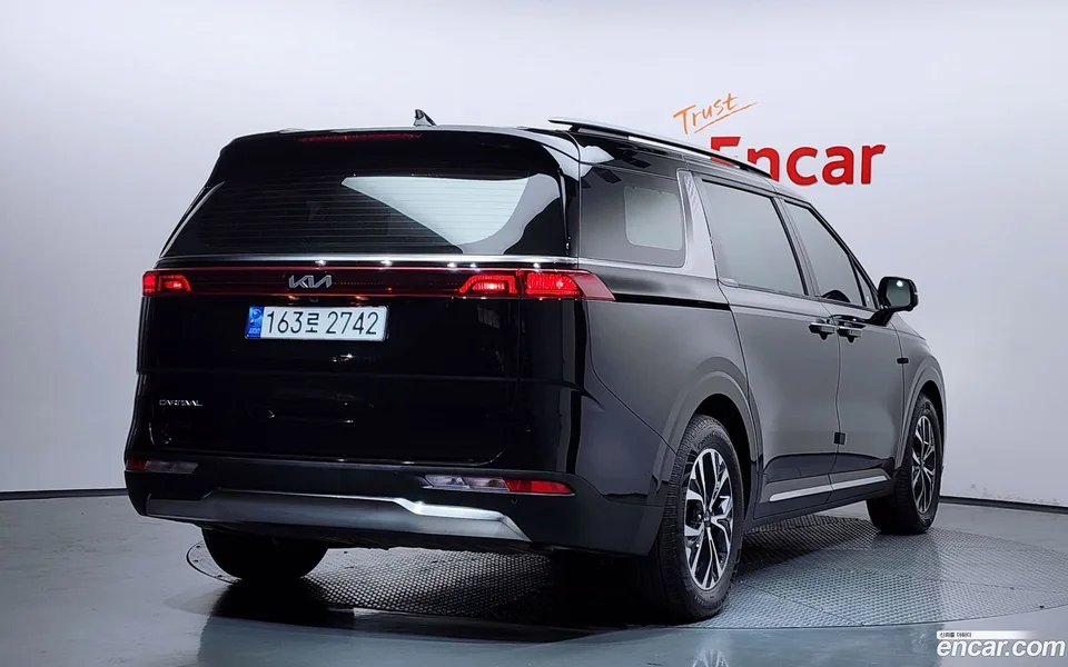 Kia Carnival 9 2023 — миниатюра 2