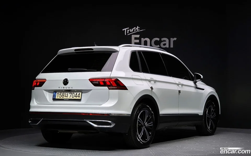Volkswagen Tiguan 2.0 TDI 2022 — миниатюра 2