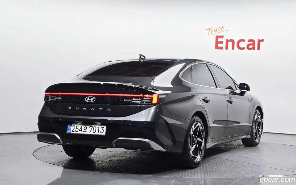 Hyundai Sonata The Edge Hybrid 2025 — миниатюра 2