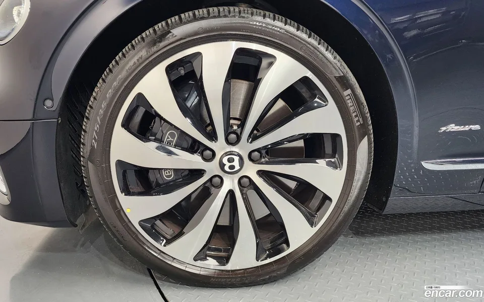 Bentley Flying Spur 4.0 2023 — миниатюра 5